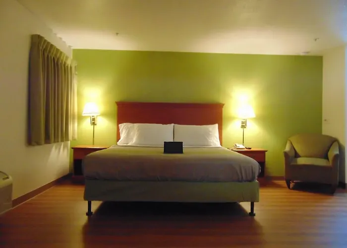 Travel Inn & Suites