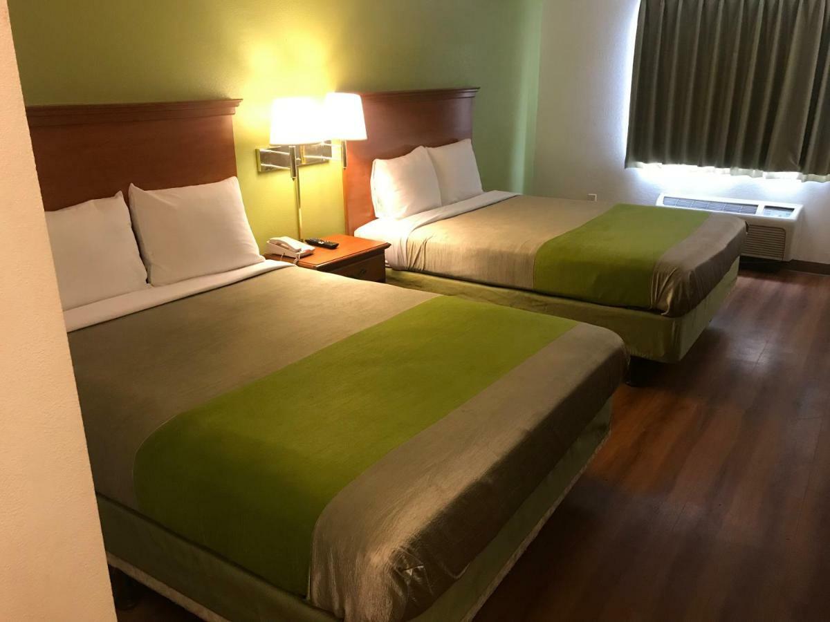 Travel & Suites Hotel